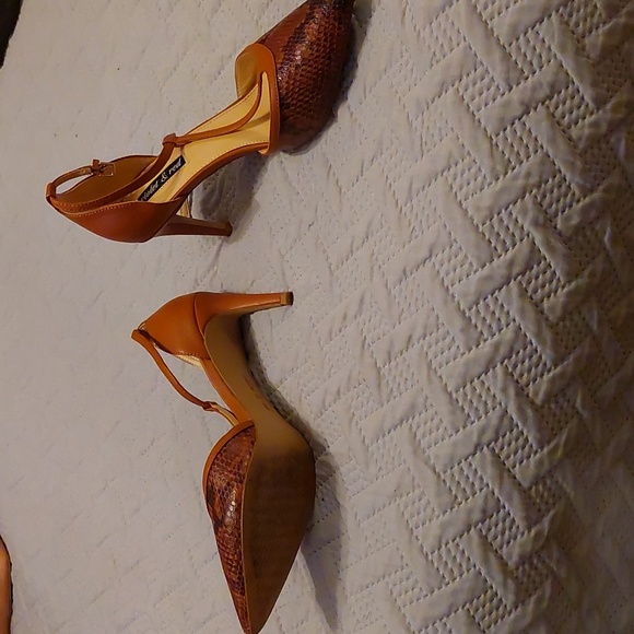 Shoes - Picture 3 of 3